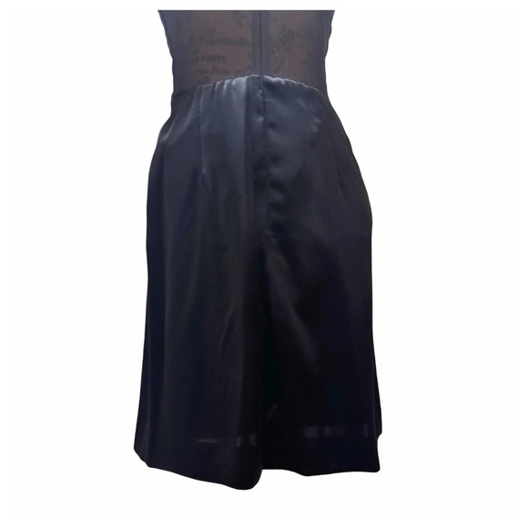 Women’s Vintage Sheath Cocktail Dress with Halter Neckline. Black. Size 4 - Picture 10 of 11